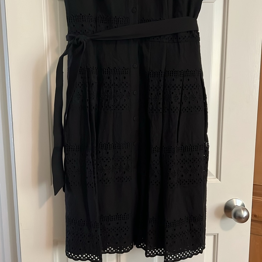 Black eyelet dress with tie belt - Picture 5 of 6